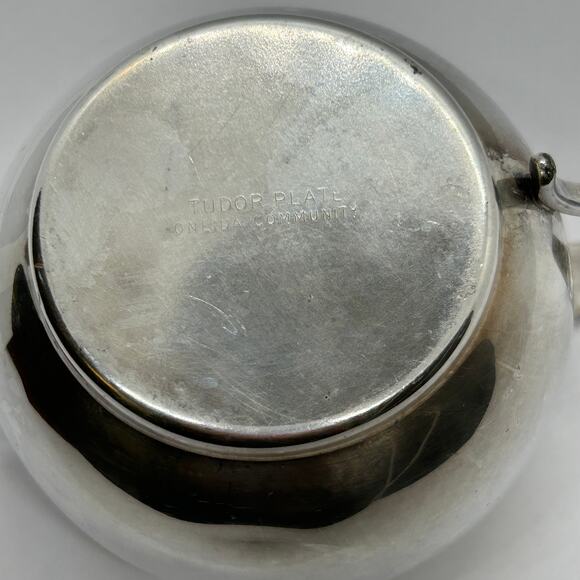 Tudor Plate Oneida Community Vintage Creamer Silverplate Floral Handle - Picture 5 of 7